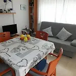 Apartamento Con Piscina Comunitaria Y Parking En Roses, Cerca De Playa Y Actividades - Es-204-15