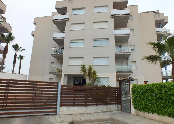 Apartamento Con Piscina Comunitaria Y Parking En Roses, Cerca De Playa Y Actividades - Es-204-15