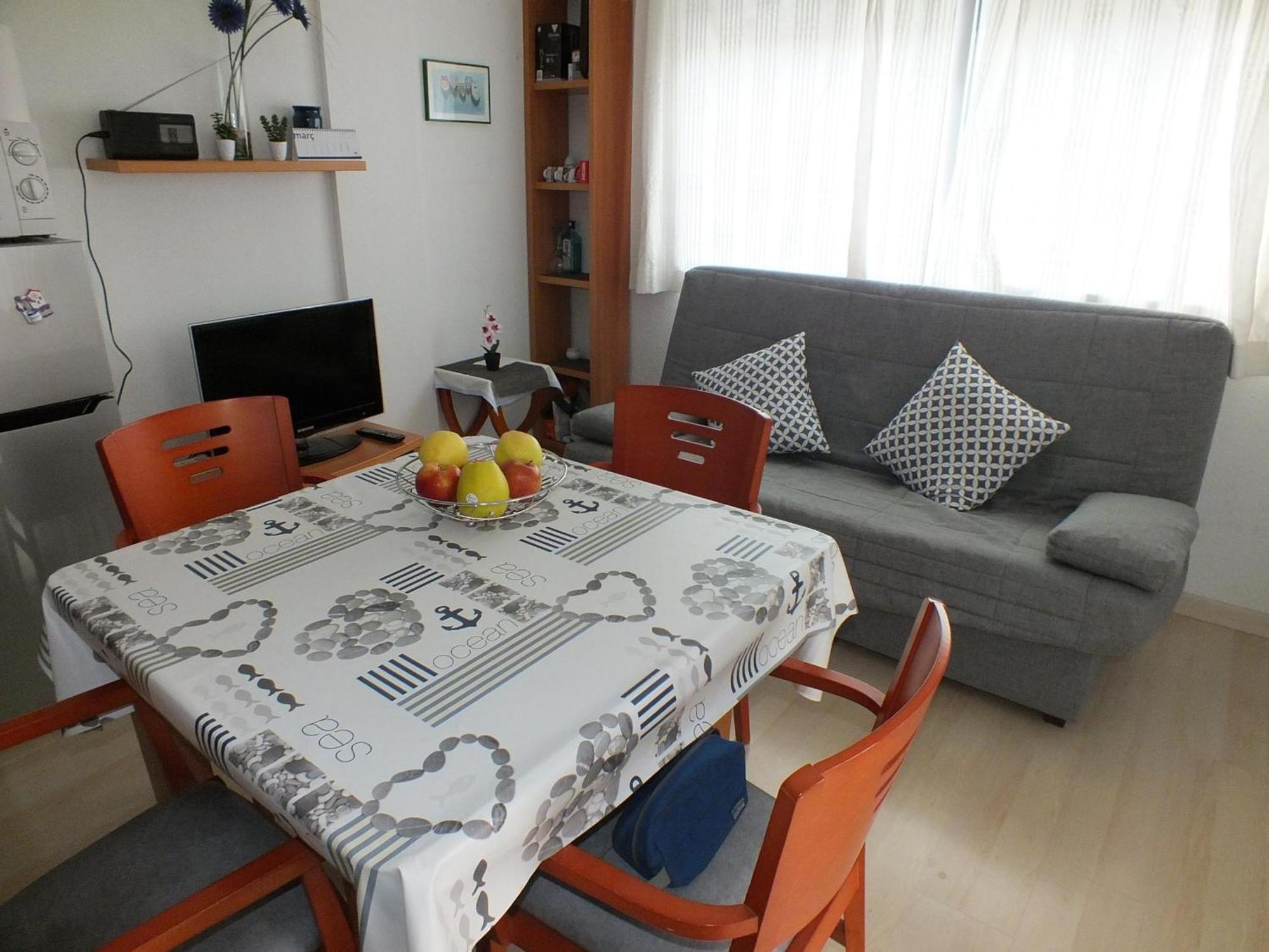 Con Piscina Comunitaria Y Parking En Roses, Cerca De Playa Y Actividades - Es-204-15 * Roses